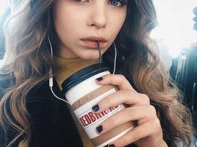 go to chat with Monikaa22