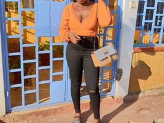 go to chat with Monroe19