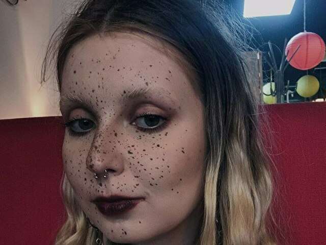 go to chat with MoonLove