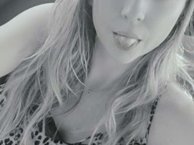 go to chat with MorganeeX