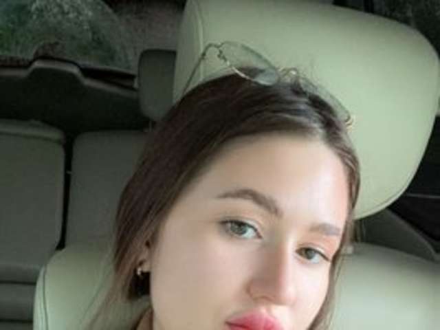 go to chat with MyRoxy202