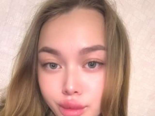 go to chat with NanetteTrixie