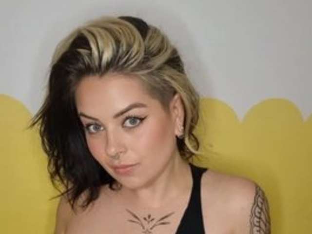 go to chat with Naomidiz