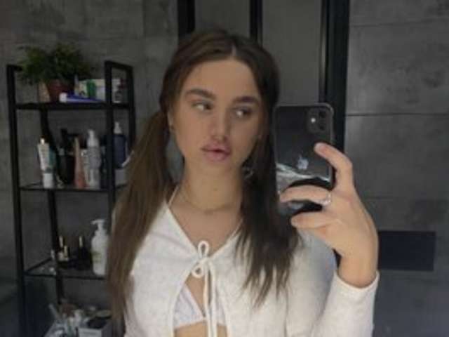 go to chat with Naomimif