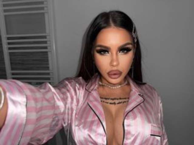 go to chat with NaomyBlackBarbie