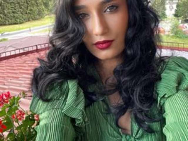 go to chat with NatalieClark