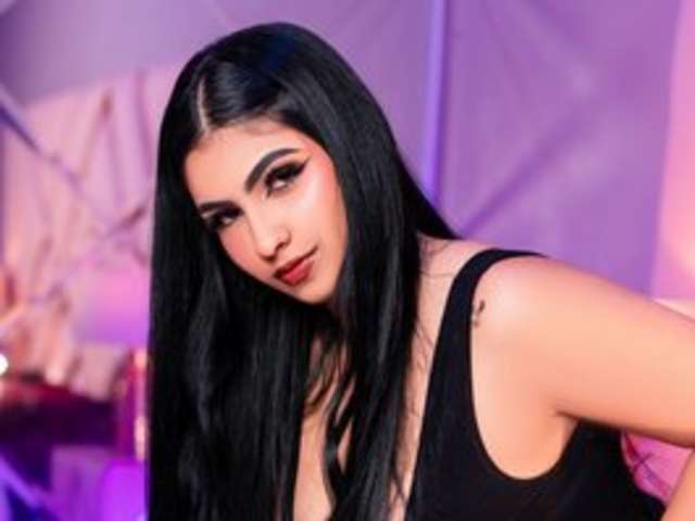 go to chat with NatashaBale