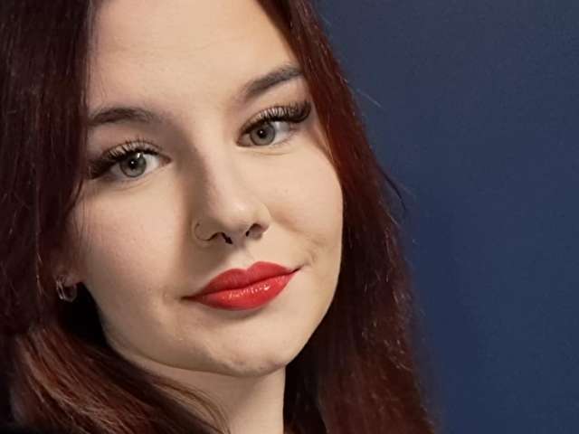go to chat with NathalieFox