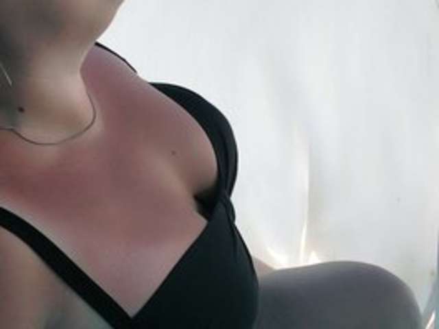 go to chat with Natural-woman