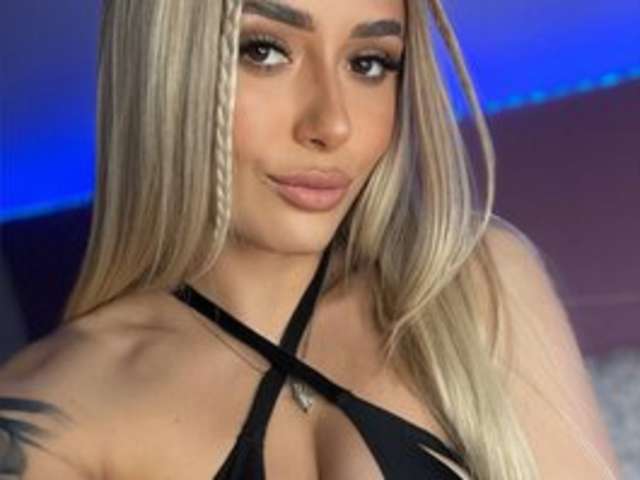 go to chat with NaughtyBlond4