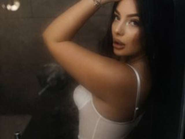 go to chat with NaynaVelvet