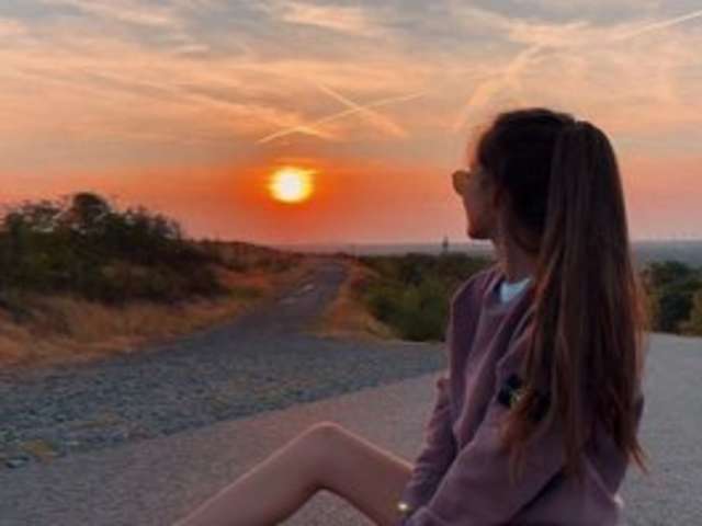 go to chat with NeoRetroDama