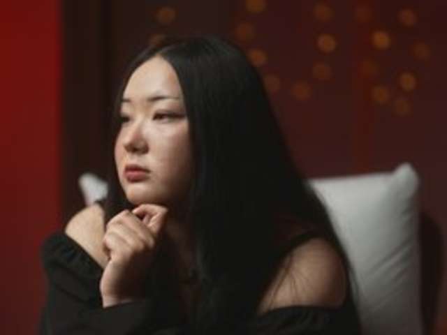 go to chat with Netta-cum