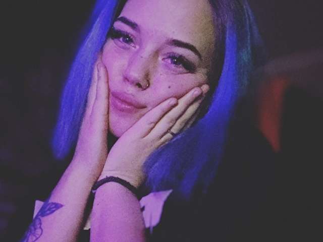 go to chat with Nica