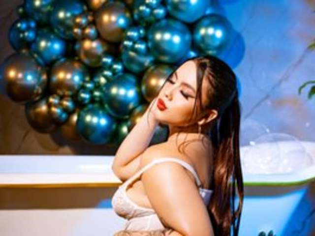 go to chat with Nicol_Ruizz