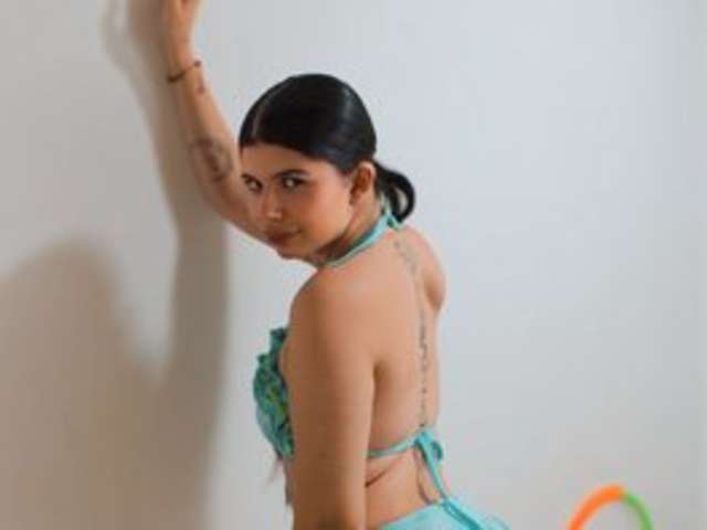 go to chat with Nicolane-Palmer1