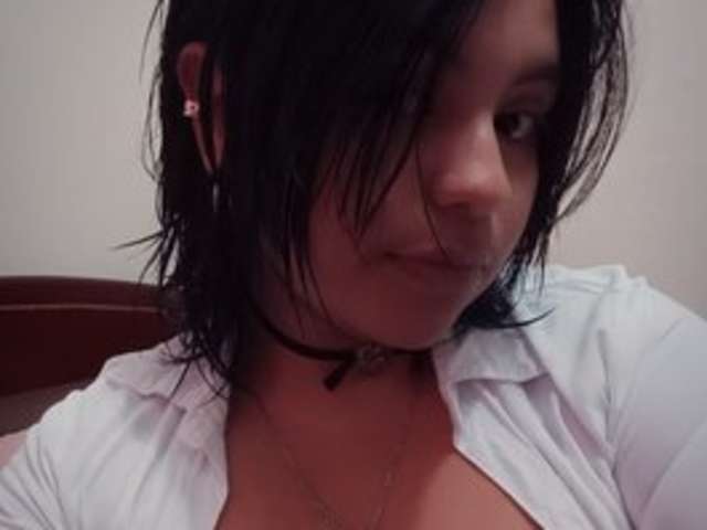go to chat with Nicoleyabir