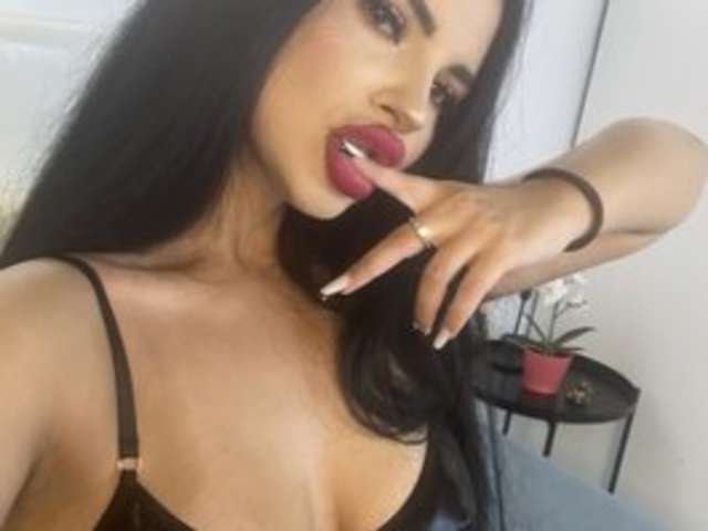 go to chat with NicolleUntamedKat