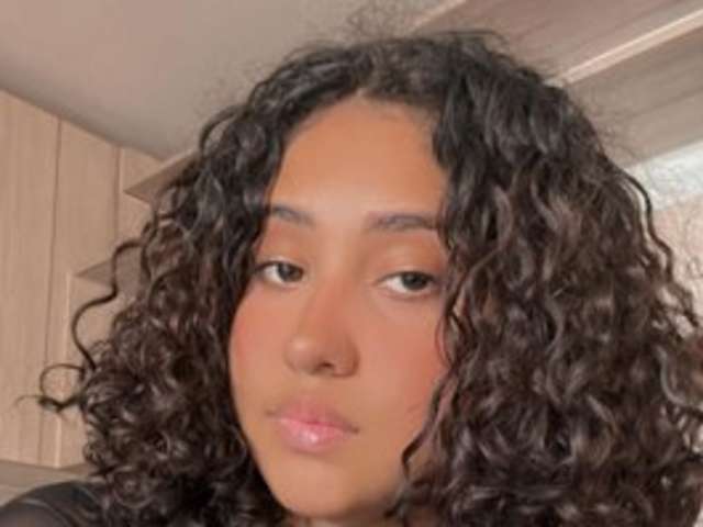 go to chat with Nicollebeaty