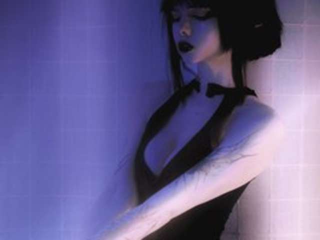 go to chat with NieRiona