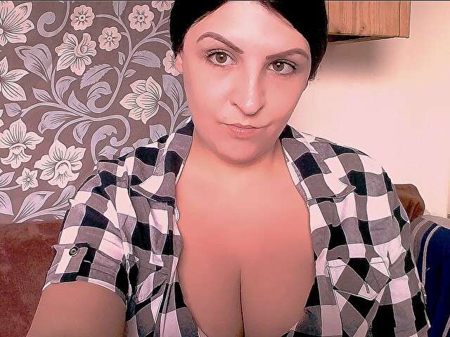 go to chat with NikiLeexxx