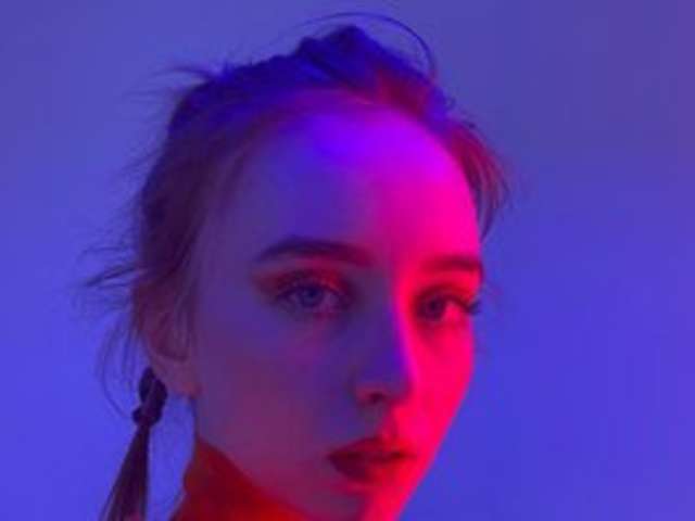 go to chat with Nikol-Amour