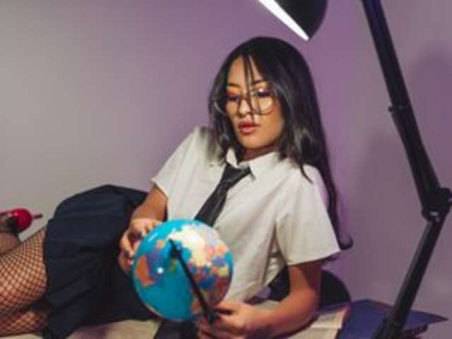 go to chat with Nikymonet