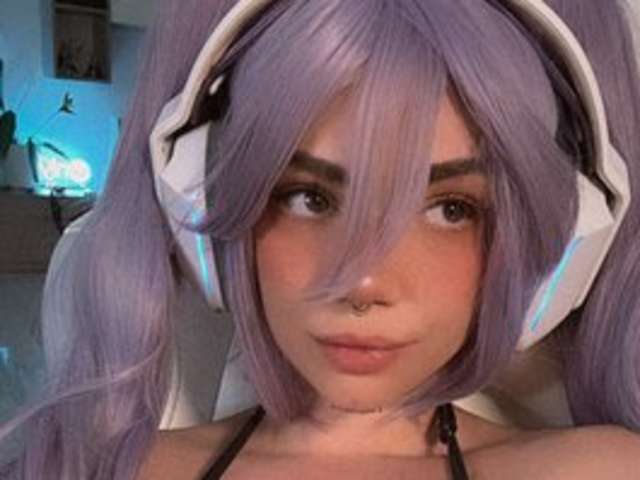 go to chat with Ninapoledance
