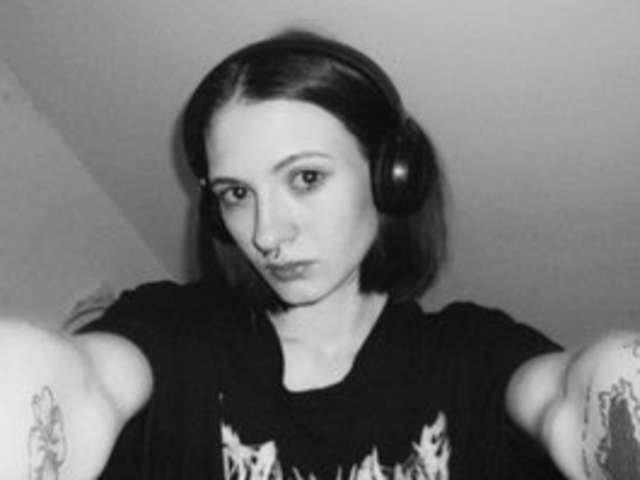 go to chat with NudeInGrain