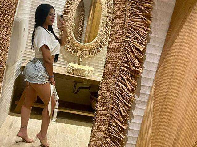 go to chat with OliviaVegaa