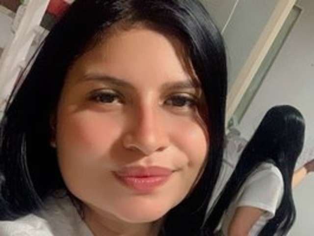 go to chat with Paola23