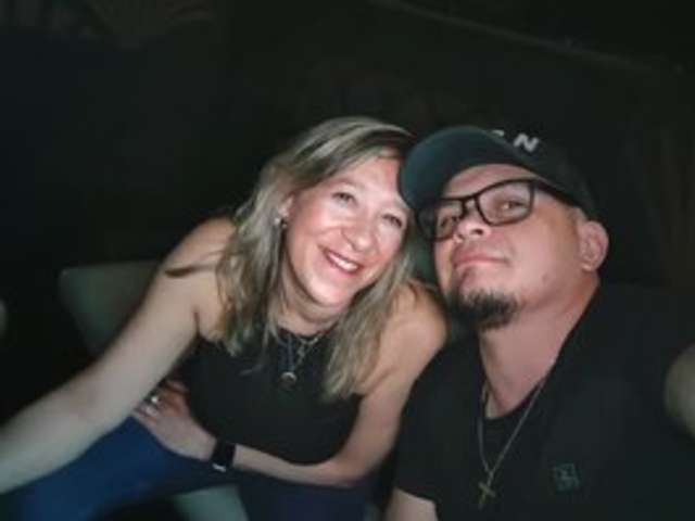 go to chat with Parejaerotica