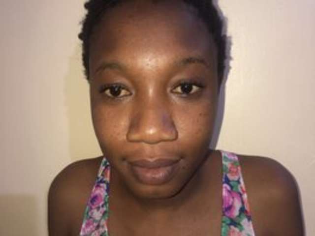 go to chat with Petite-sally