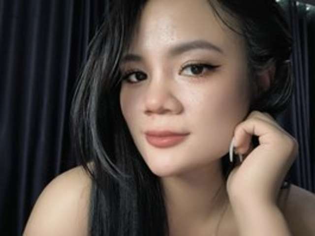 go to chat with Pham