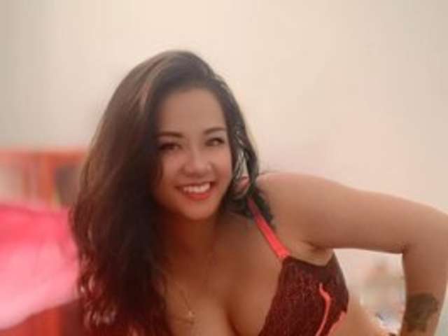 go to chat with Phoebe90