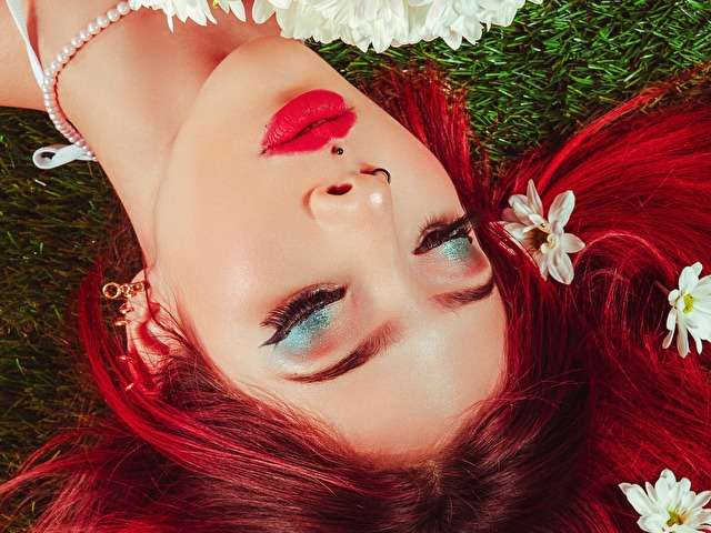 go to chat with PinkCherry