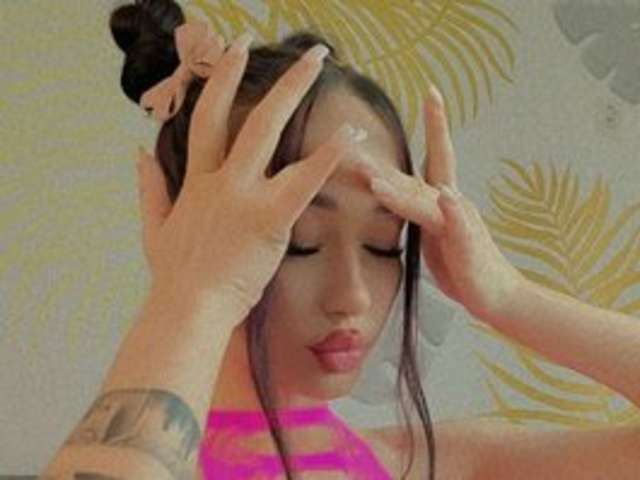 go to chat with PinkyisHere