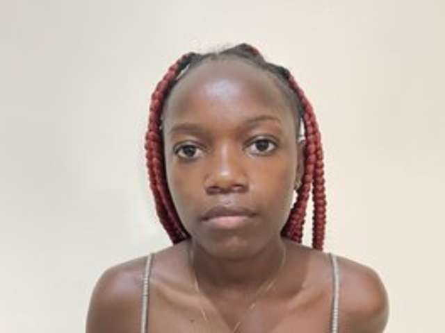 go to chat with Pinkypetite