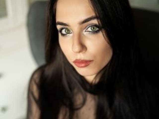 go to chat with PollyBeauty