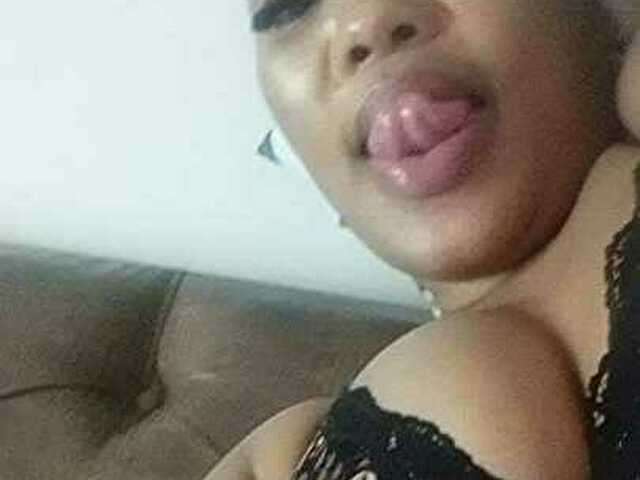 go to chat with QUEENLIPS