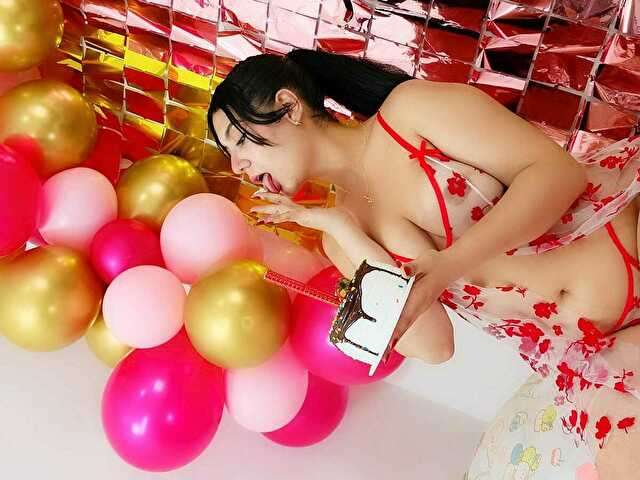 go to chat with QUEENVANES