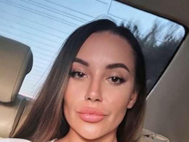 go to chat with QWEENII