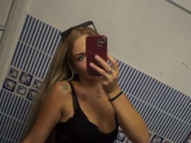 RAIANNA amateur webcam photo