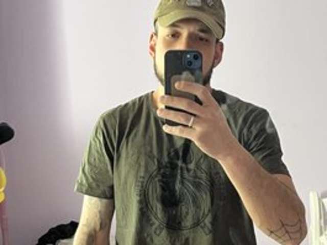 go to chat with RavAngAngelina