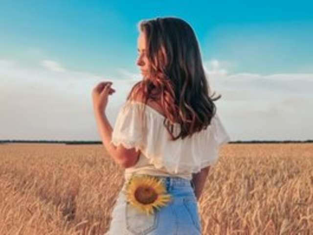 go to chat with Rayna-Jo