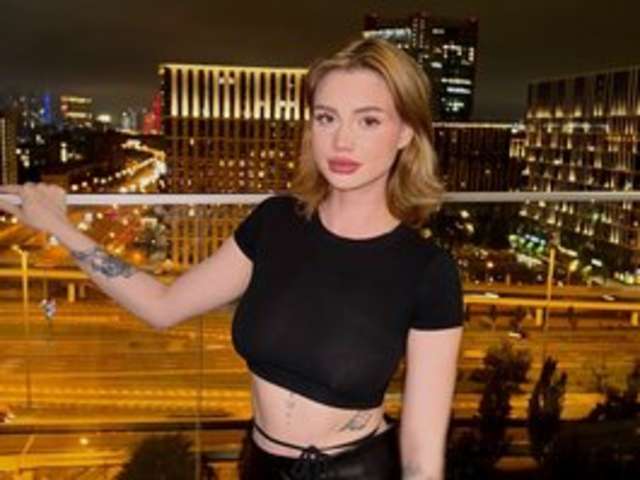 go to chat with RealLinaaa