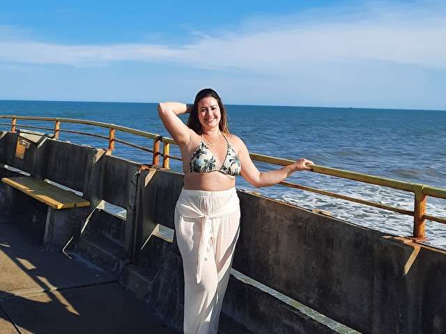 go to chat with RebecaAyata