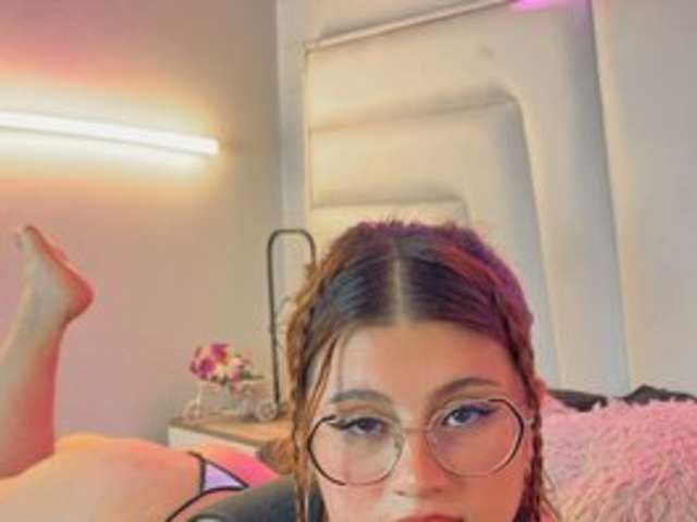 REBECAGREY amateur webcam photo