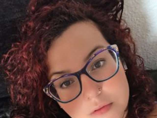go to chat with Rebecamiumiu
