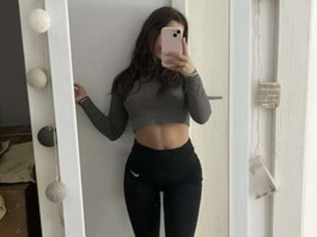 go to chat with ReyaBlake